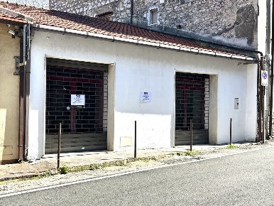 Foto Locale commerciale in Via Porta Romana 5-7, Terracina di 95 m²