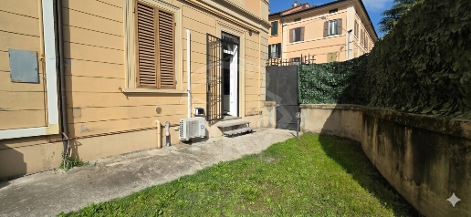 Foto Appartamento in Via Castiglione 81, Bologna Santo Stefano di 74 m²