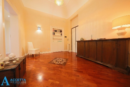 Foto Appartamento in Via Giuseppe Massari 8, Taranto Borgo di 152 m²
