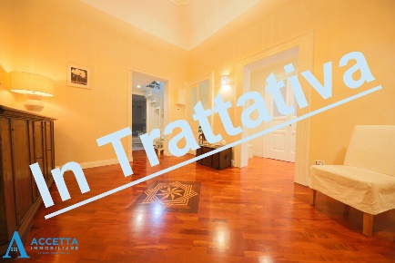 Foto Appartamento in Via Giuseppe Massari 8, Taranto Borgo di 152 m²