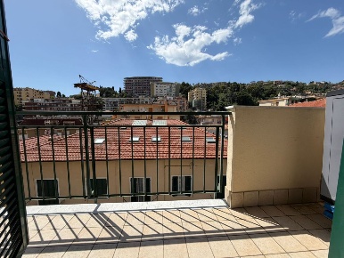 Foto Appartamento in Via Martiri della Libertà 330, Sanremo Borgo di 95 m²