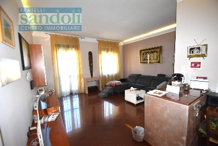 Foto Appartamento in Via Revel, Vercelli Semicentro di 130 m² con 3 locali