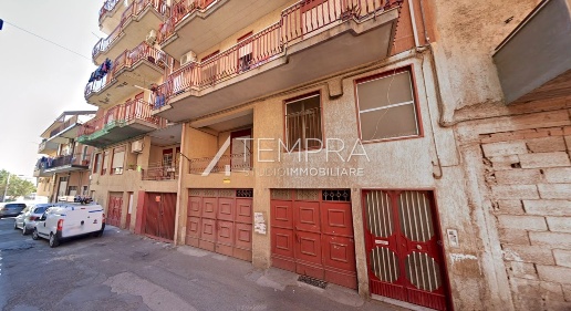 Foto Appartamento a Adrano di 100 m² con 5 locali in vendita