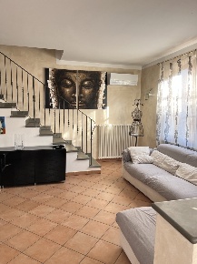 Foto Case indipendenti a Massarosa di 180 m² con 6 locali in affitto
