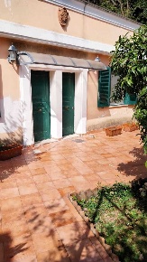 Foto Ufficio in via Breccia 1, Pellezzano Centro di 30 m² con 2 locali