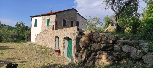 Foto Villa bifamiliare a Arcola Centro di 100 m² con 4 locali in vendita