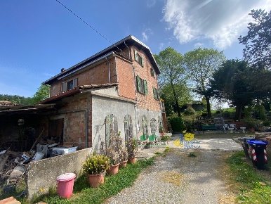 Foto Villa singola in Strada per Varano Marchesi 37, Medesano di 870 m²