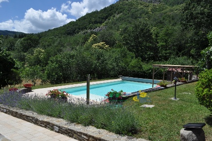 Foto Casale in VIA MAESTRI, Valmozzola di 203 m² con 10 locali in vendita