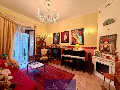 Foto Appartamento in Via Galeno, Firenze di 100 m² con 5 locali in vendita