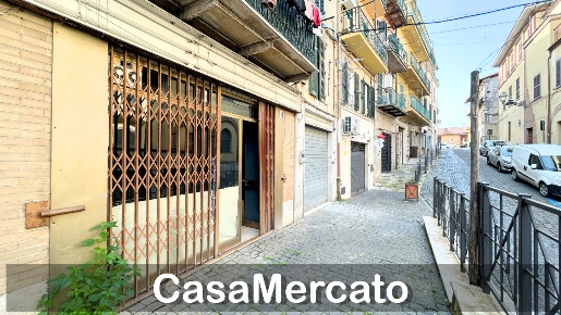 Foto Locale commerciale a Rocca di Papa di 40 m² con 2 locali in vendita