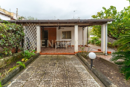 Foto Villa unifamiliare in Contrada Frandanese, Augusta di 63 m² in vendita