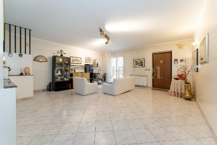 Foto Villa unifamiliare in Via Santa Rosa da Lima 17, Catania di 171 m²