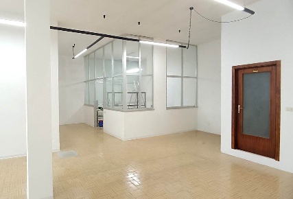 Foto Locale commerciale a Borgo San Lorenzo Centro di 135 m² con 3 locali