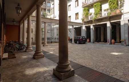Foto Ufficio in Via Cappuccio 14, Milano Carrobbio di 228 m² con 8 locali