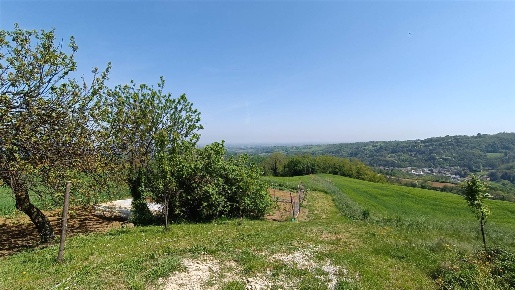 Foto Rustico a Gropparello di 235 m² con 8 locali in vendita