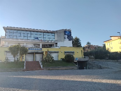 Foto Locale commerciale in Via Paolo VI 28, Castrolibero Andreotta