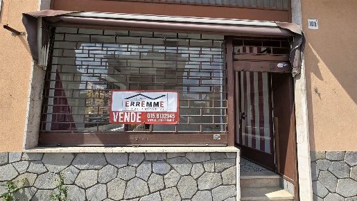 Foto Negozio in Via Rosselli 108, Biella San Biagio, Thes di 40 m²