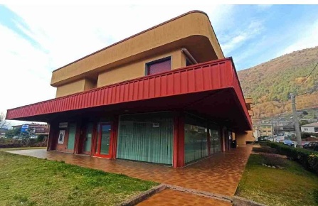 Foto Negozio in Via Indipendenza 10, Dubino Centro di 70 m² con 2 locali