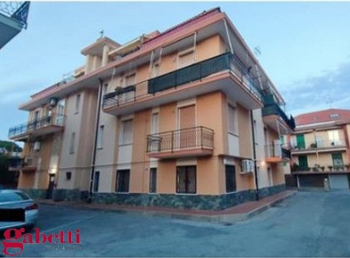 Foto Appartamento in Via Isonzo 18/1, Loano Centro di 65 m² con 3 locali