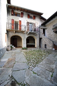 Foto Appartamento in Via San Giorgio 6, Alta Valle Intelvi Pellio Intelvi