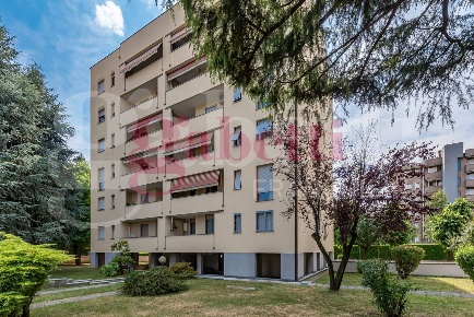 Foto Appartamento in Via Sacco e Vanzetti 8, Senago di 80 m² con 3 locali