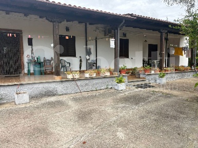 Foto Villa bifamiliare in Via Mediana 150, Aprilia di 150 m² con 5 locali