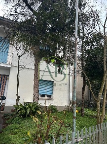 Foto Villa bifamiliare a Russi di 200 m² con 7 locali in vendita