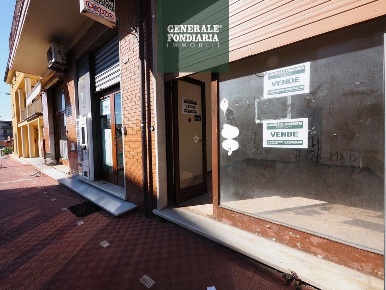 Foto Negozio a Bolano di 25 m² con 1 locali in affitto