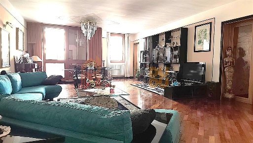 Foto Appartamento in xxv Aprile, Arezzo Giotto di 180 m² con 5 locali