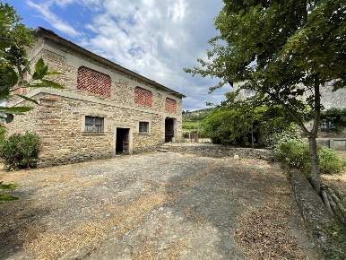 Foto Rustico a Pontassieve di 210 m² con 5 locali in vendita