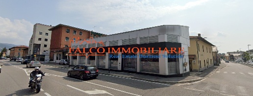 Foto Negozio in Via Pasquale Paoli, Como Camerlata - Rebbio di 450 m²