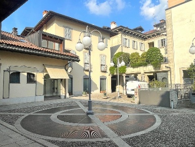 Foto Negozio a Seregno di 50 m² con 1 locali in affitto