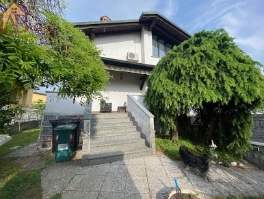 Foto Villa bifamiliare in via mazzini, Gambolò Centro di 210 m² in vendita