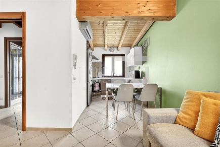 Foto Appartamento in Via Como, Meda di 60 m² con 3 locali in vendita