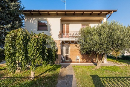 Foto Villa bifamiliare in Via della Resistenza, Bagnacavallo Masiera