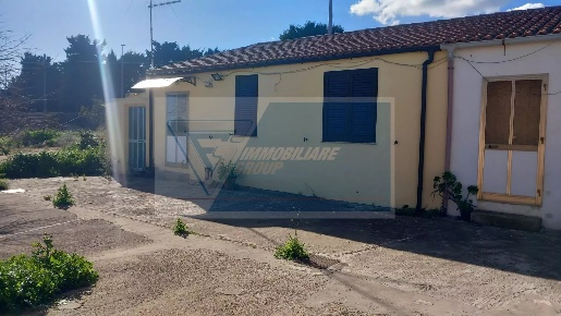 Foto Villa unifamiliare in Via Mallia, Siracusa Plemmirio con 3 locali