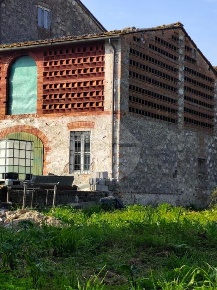 Foto Rustico in Via della Chiesa di Lunata, Capannori di 120 m² in vendita