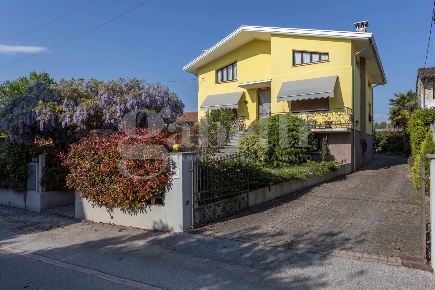 Foto Casa indipendente in Via Camposanto 5, Zoppola Castions di 268 m²