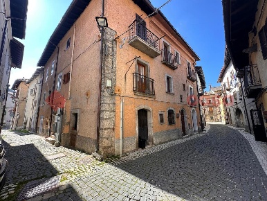 Foto Casa indipendente in Via Valle San Paolo 10, Pescasseroli di 130 m²