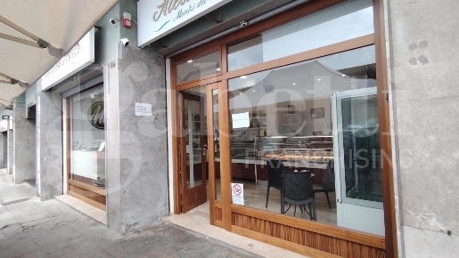 Foto Negozio in Via Sampolo 84, Palermo Libertà - Villabianca di 85 m²