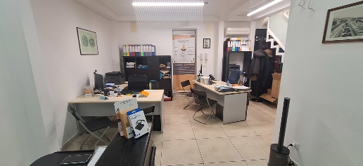 Foto Negozio in Via Natoli 18, Messina San Martino di 60 m² con 2 locali