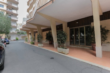 Foto Appartamento in Via Nuovalucello 3, Catania di 150 m² con 4 locali