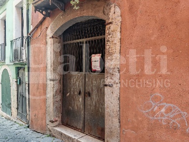 Foto Magazzino in Via Plebiscito 22, Venafro Centro di 29 m² con 1 locali