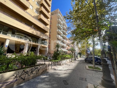 Foto Negozio in Via LibertÃ  163/165, Palermo Libertà - Villabianca