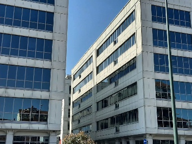 Foto Ufficio in Strada del Drosso 33/8, Torino di 150 m² con 3 locali