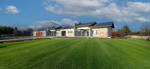Foto Villa singola in Via Bivio 14, Frossasco Centro di 180 m² con 5 locali