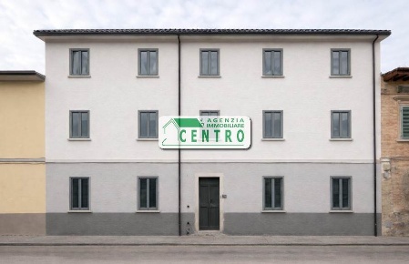 Foto Appartamento a Poggibonsi Centro di 81 m² con 4 locali in vendita