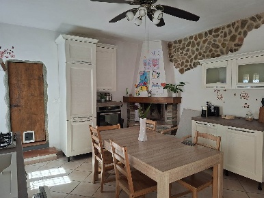 Foto Appartamento a Lastra a Signa Centro di 75 m² con 4 locali in vendita
