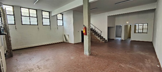 Foto Magazzino in via villa demidoff, Firenze Novoli di 130 m² con 3 locali