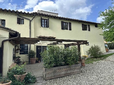 Foto Rustico in sp 94 chiantigiana, San Casciano in Val di Pesa di 330 m²